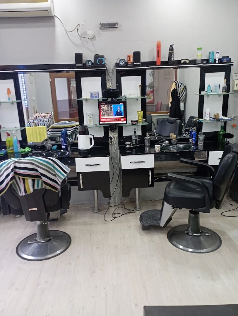 ESİNTİ ERKEK KUAFÖRÜ