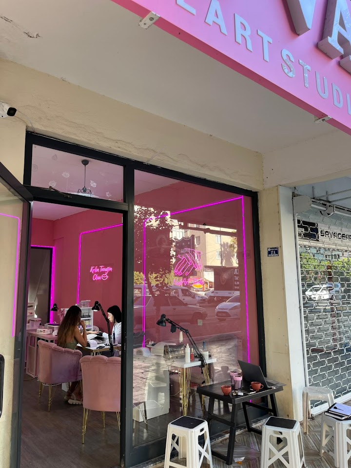 Lyva NailArt Studio