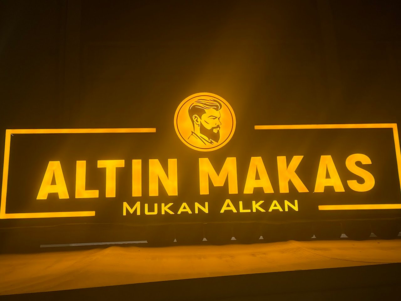 Altın Makas (Mukan Alkan)
