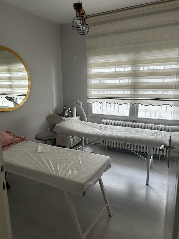 Nili Beauty Center Protez Tırnak İpek Kirpik Cilt Bakımı Lazer