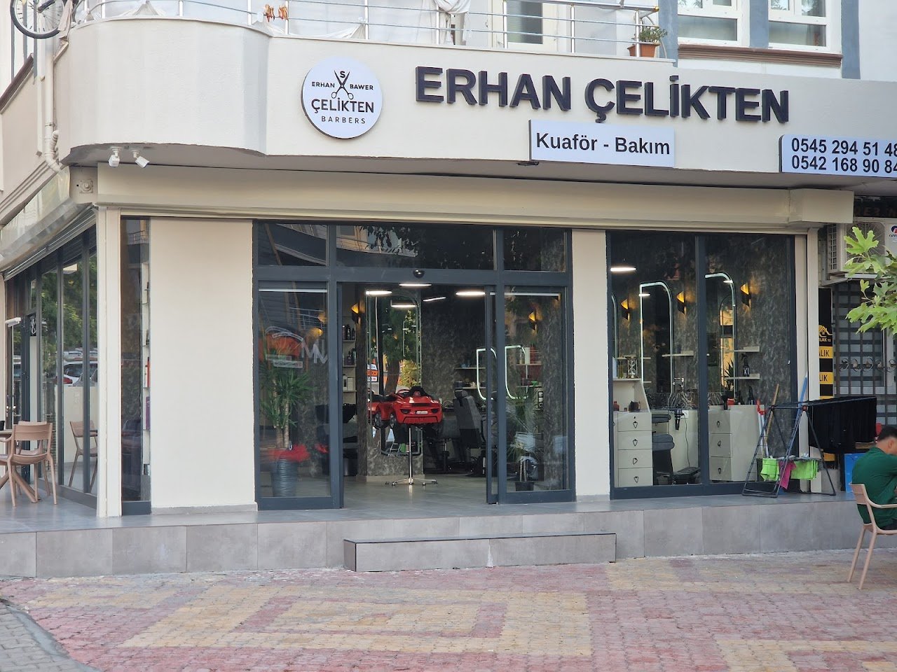 Erhan Çelikten Kuaför Bakım Salonu