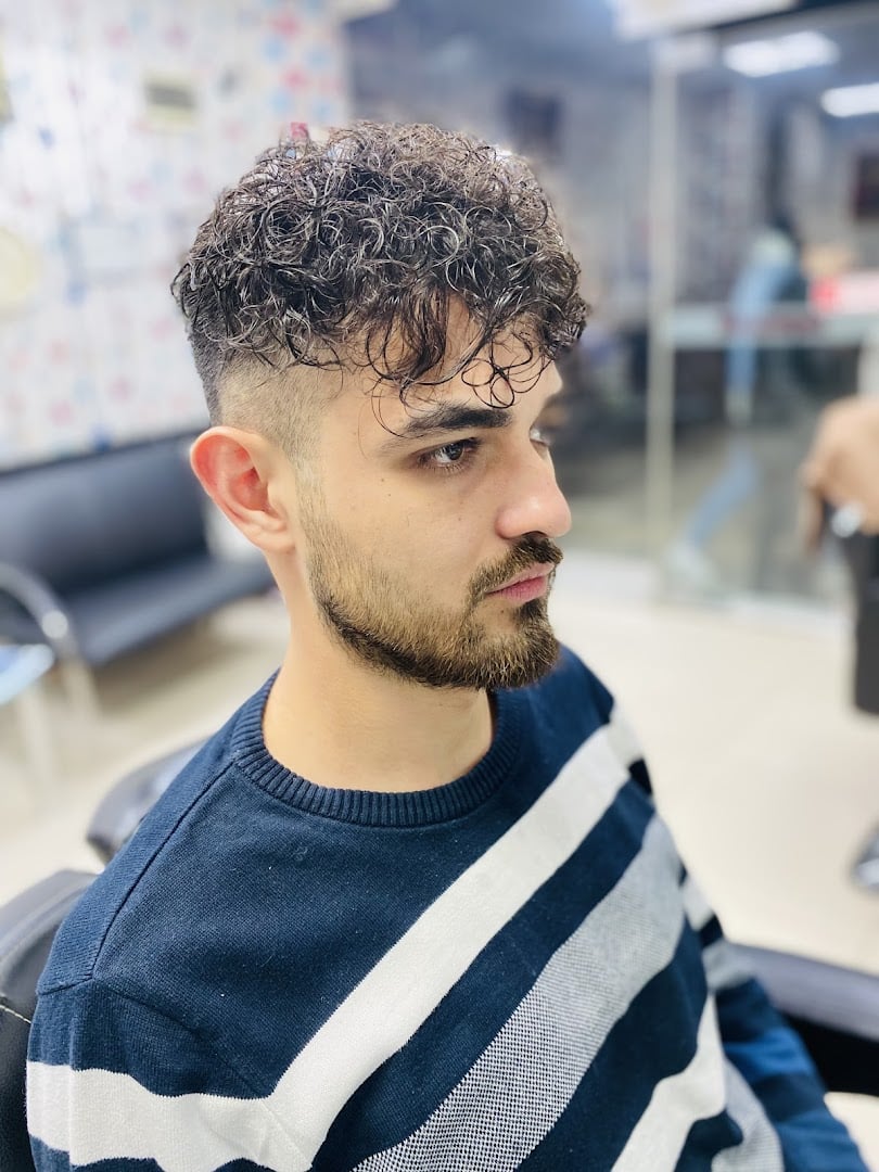 Gül Erkek Kuaför Salonu