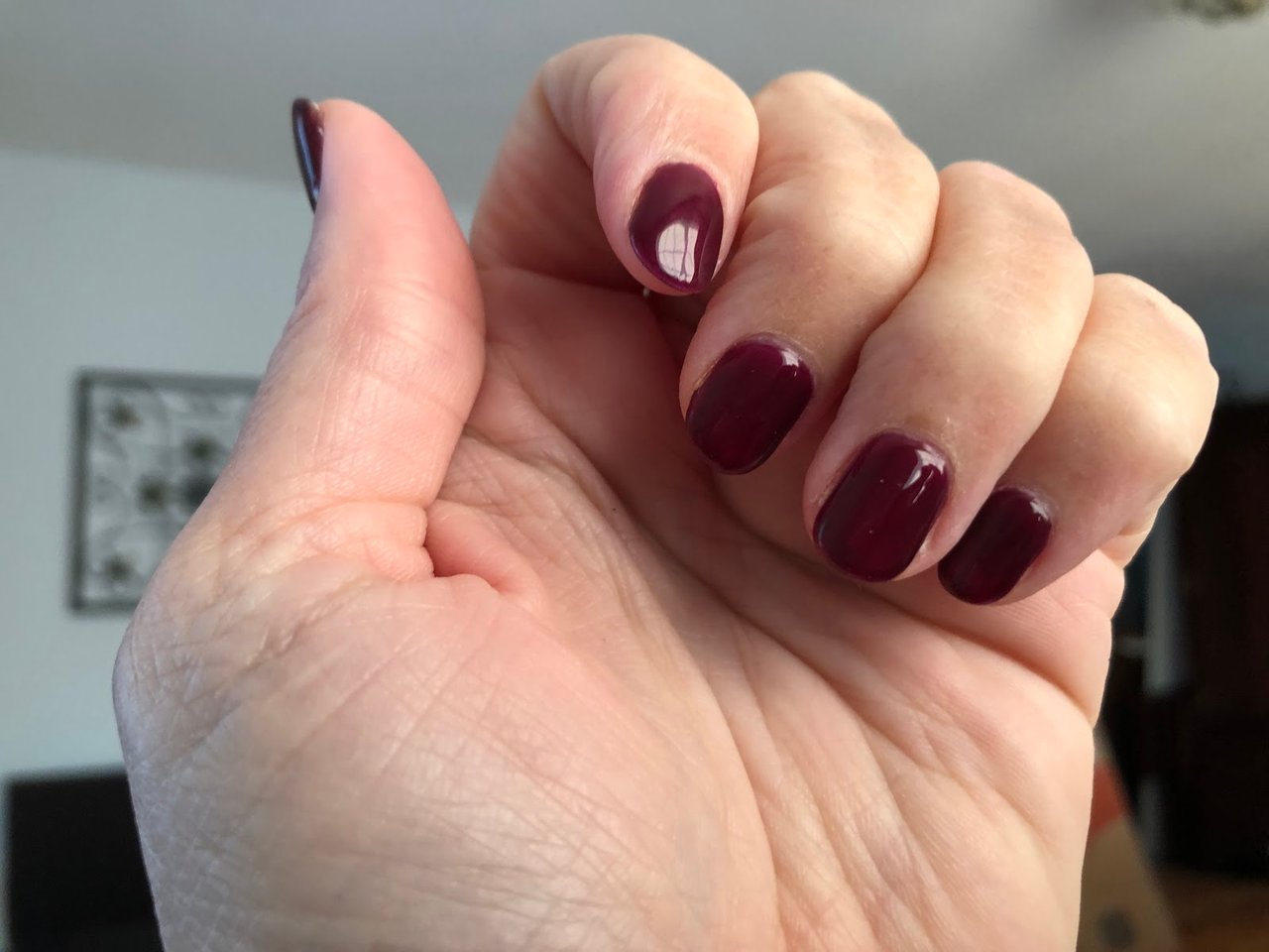 V & V Nails