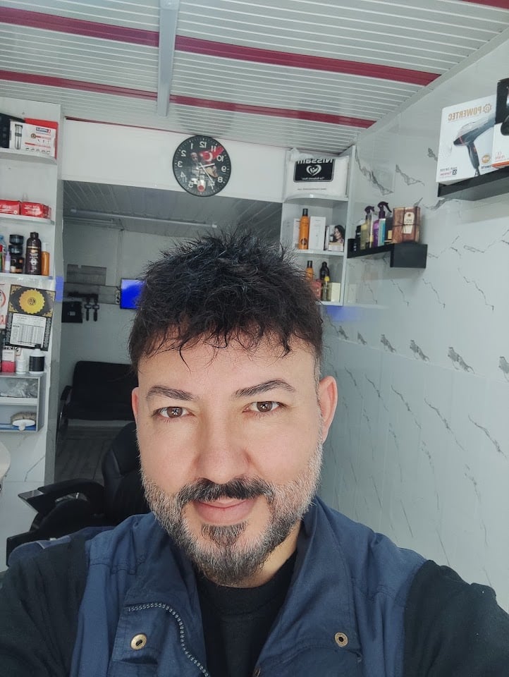 Yılmaz Barış Erkek Kuaförü