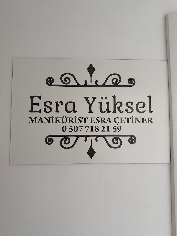 Manikürist Esra Çetiner Yüksel