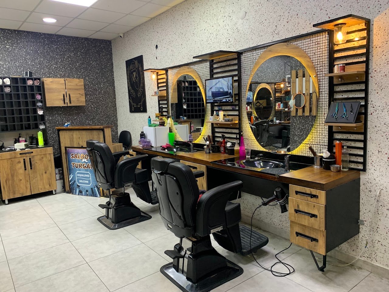 Saloon Turgay Erkek Kuaförü
