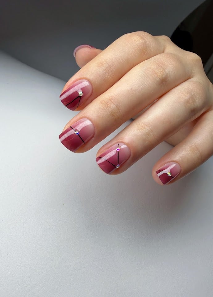 Nailstudiotugce