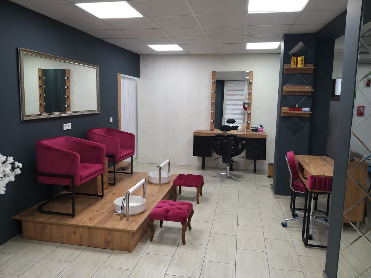 Saloon İpek