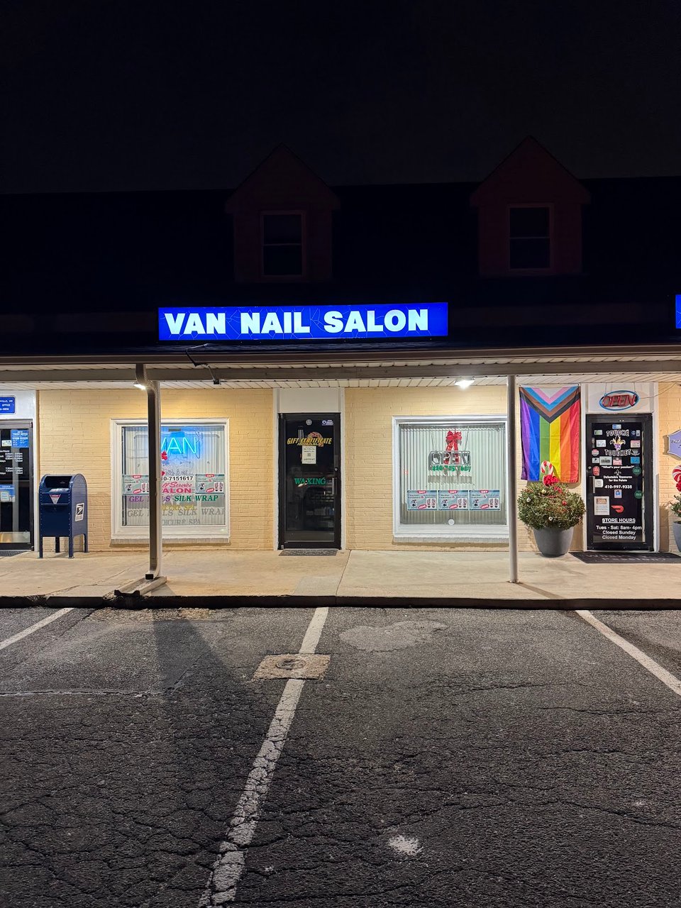 Van Nails Salon