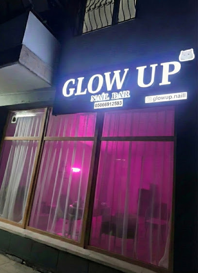İzmir Bornova Glowup Protez Tırnak Stüdyosu