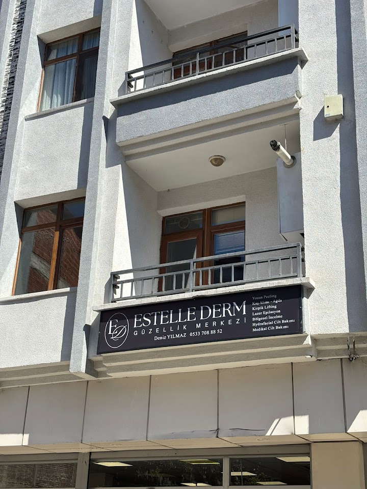 Estelle Derm