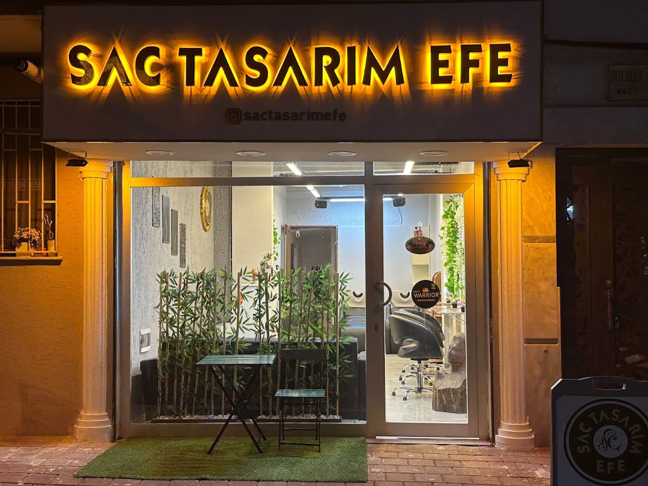 Saç Tasarım Efe HairDesigner-Buca Bayan Kuaförü
