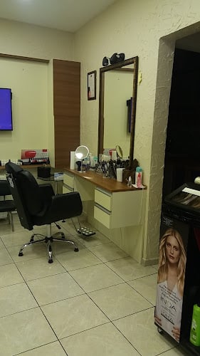 Burcu Akın Hair & Make-up Studio