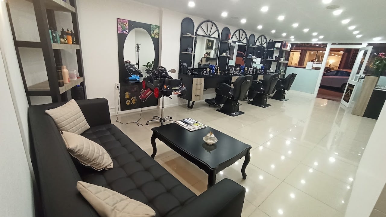 Saloon Altın Makas Erkek Kuaförü