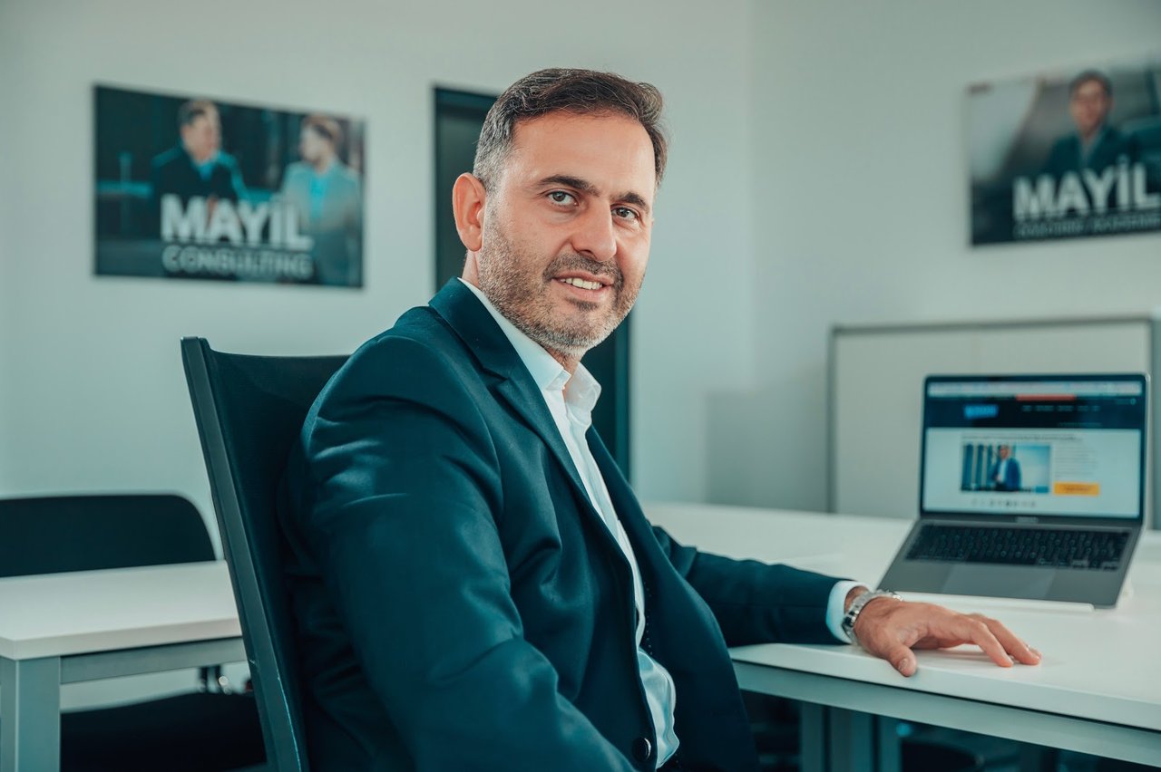 İsa Mayil - Avrupa'da Kişisel Gelişim Eğitmeni