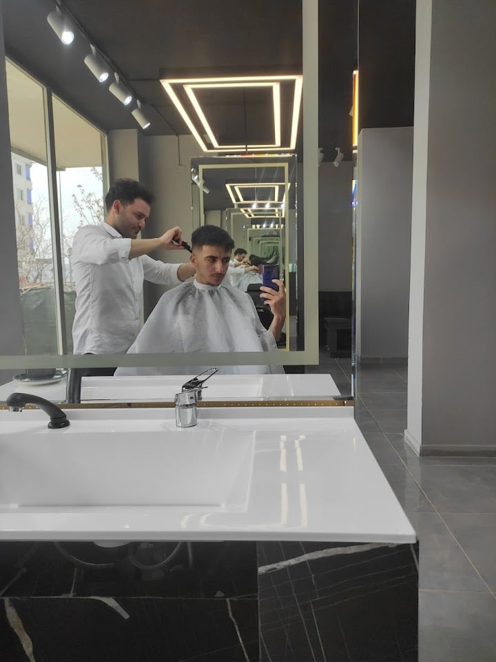 Noir Men Vip Erkek Kuaförü ve Bakım Merkezi