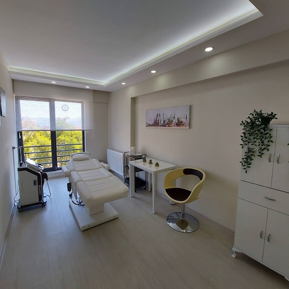DR.DUYGU COŞKUN ÖZBAKIR DERMATOLOJİ VE KOZMETOLOJİ KLİNİĞİ
