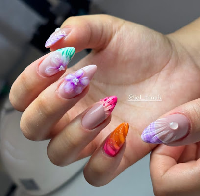 Zehra Çelik Jel Tırnak Ve Nail Art Stüdyosu