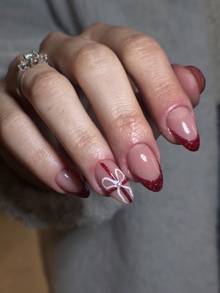 Pineapple Nail Bar