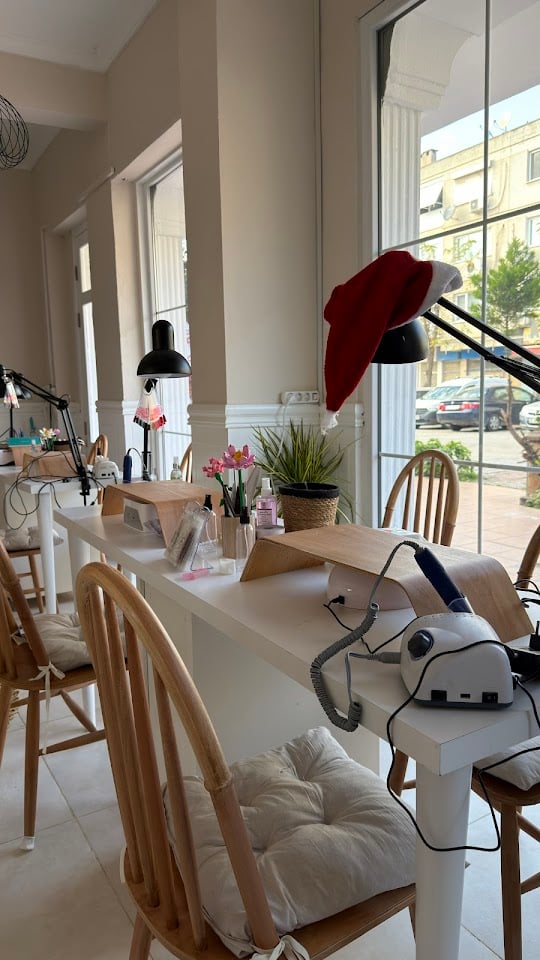 MEL'S STUDIO