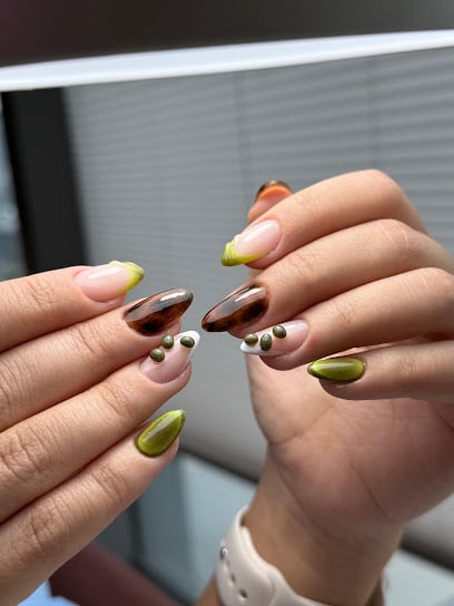 Bloome Beauty Club Ovacık Protez Tırnak Kalıcı Oje