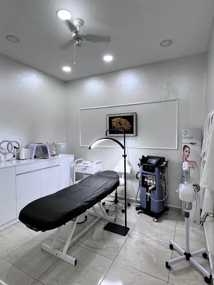ÇAĞLA ERDEM BEAUTY STUDIO