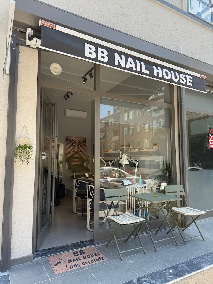 BB Nail House