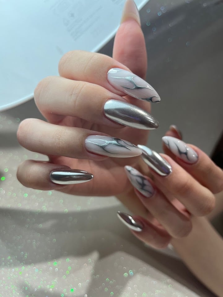 Bloome Beauty Club Tunalı Protez Tırnak Kalıcı Oje Kirpik Lifting
