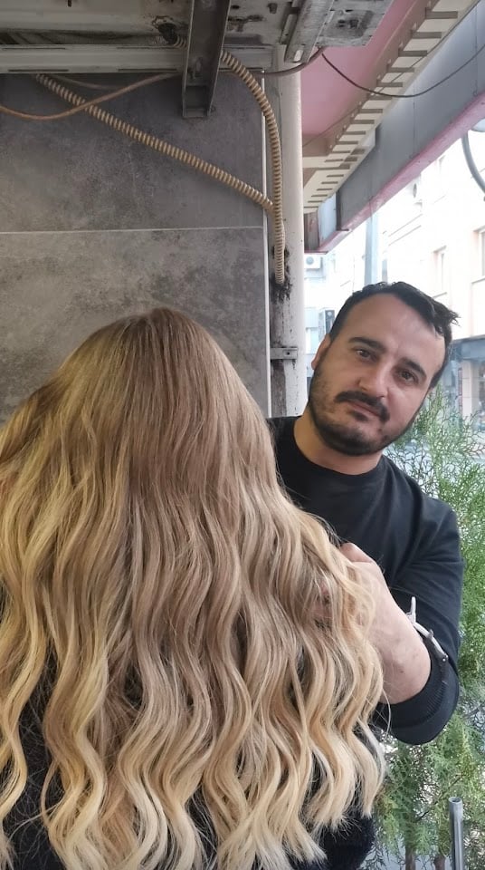 Burhan AKAR (saç tasarım)
