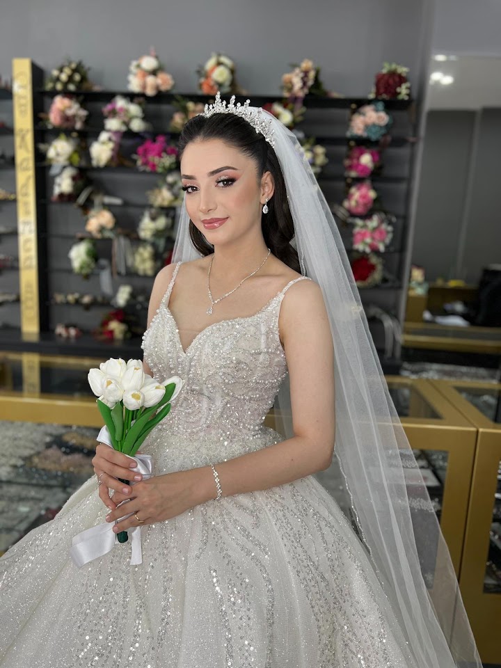 Kadınca Saç Tasarım Göksun