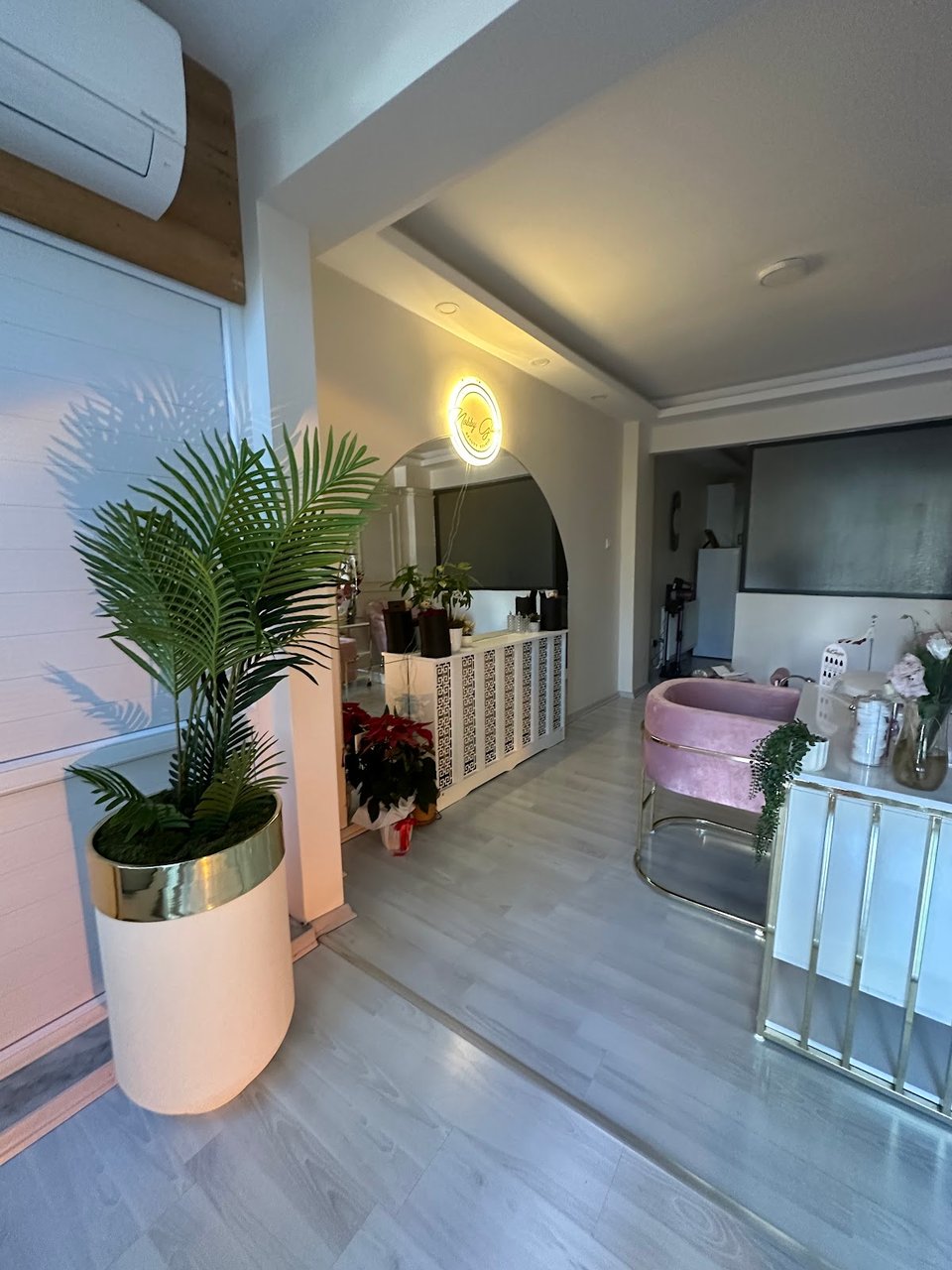 Nobby Glam Beauty Studio