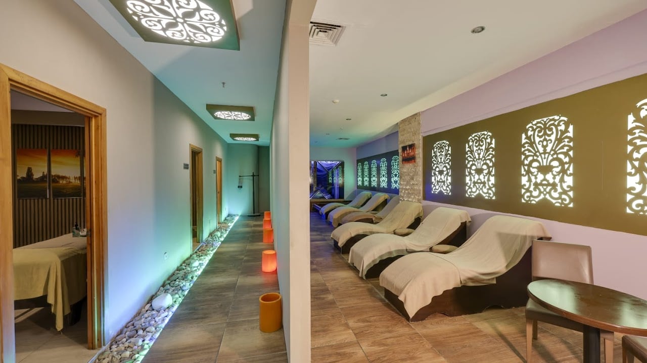 Mem’s Spa & Massage