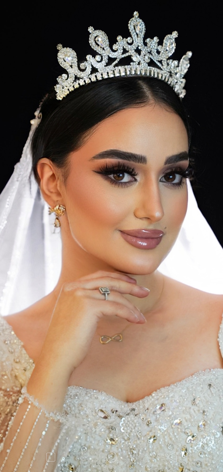 Özlem Karakoç-Makeup Studio
