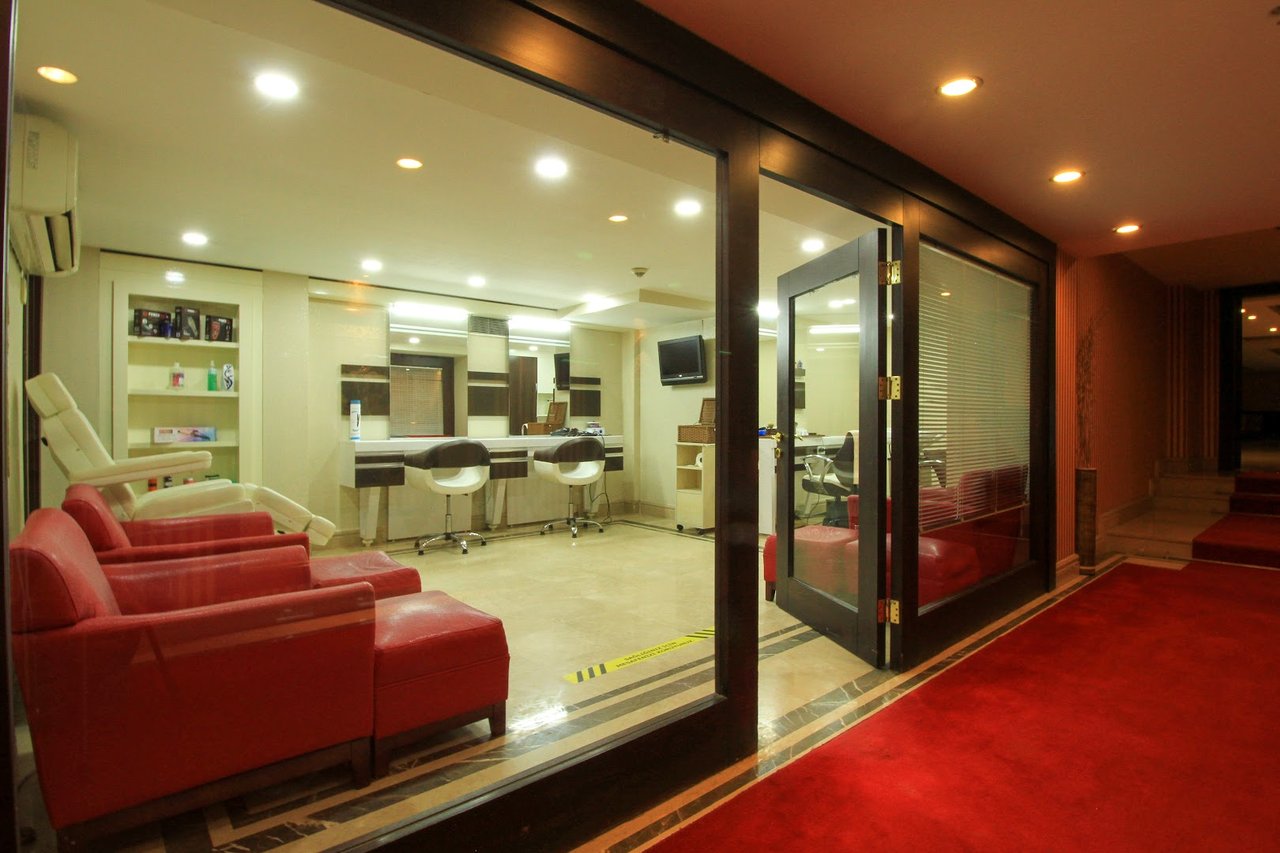 Latanya Pure Spa Wellness & Health Club