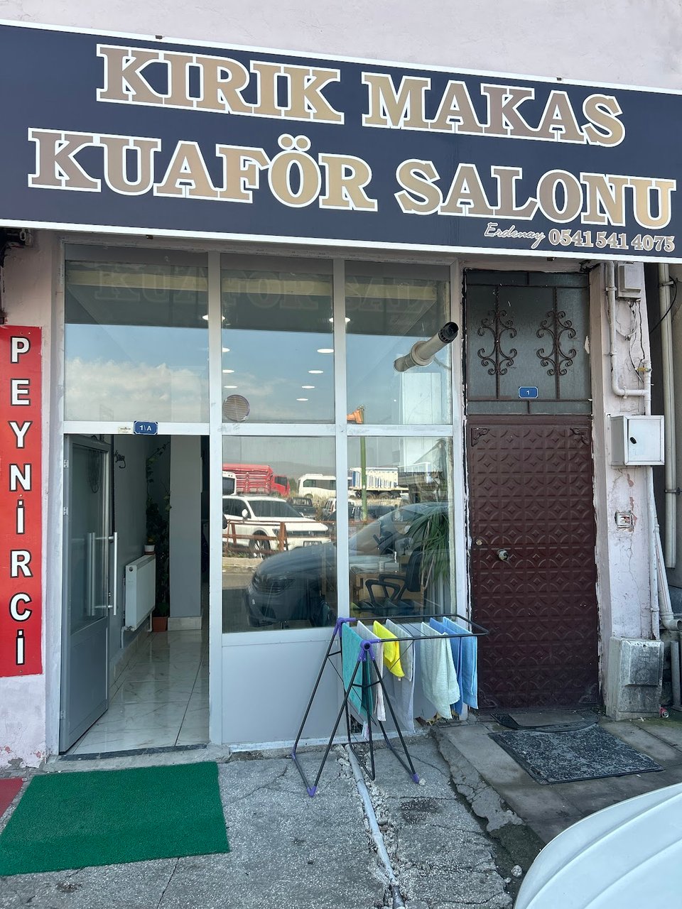 Kırık Makas Erkek Kuaför Salonu Erdenay Dursun