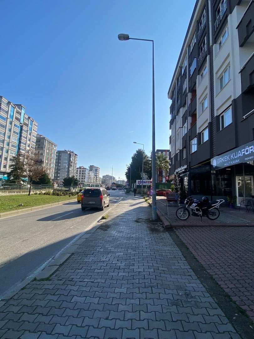 HALİT KAVAK ERKEK KUAFÖRÜ