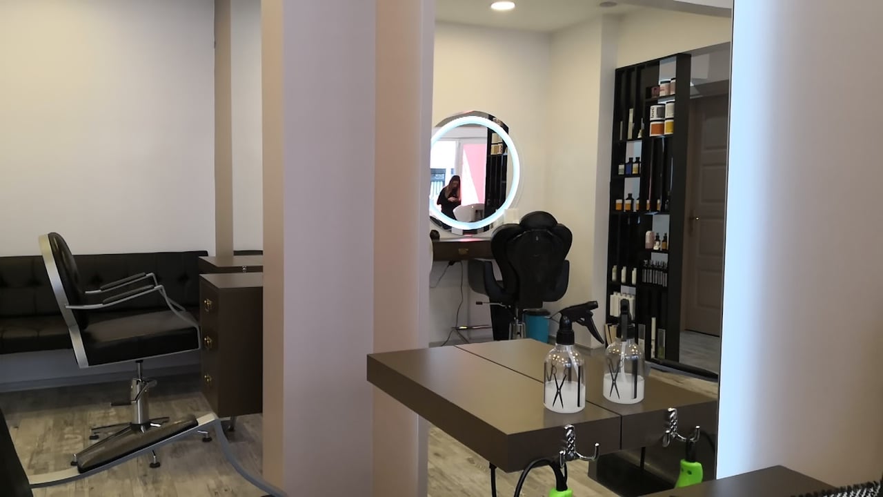 By Özgür Çakmakçı Hairstilist