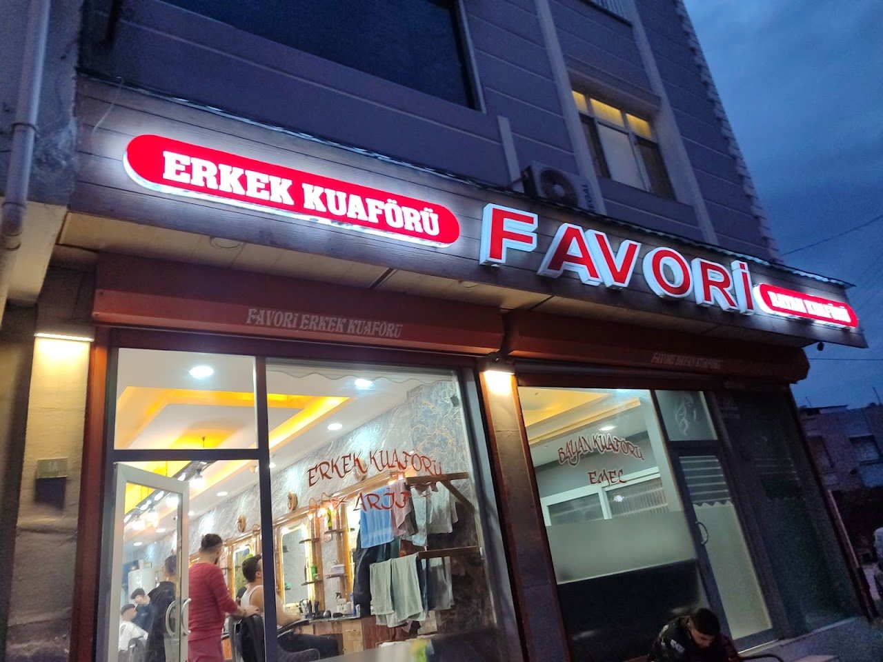 Erkek Kuaförü Favori Bayan Kuaförü