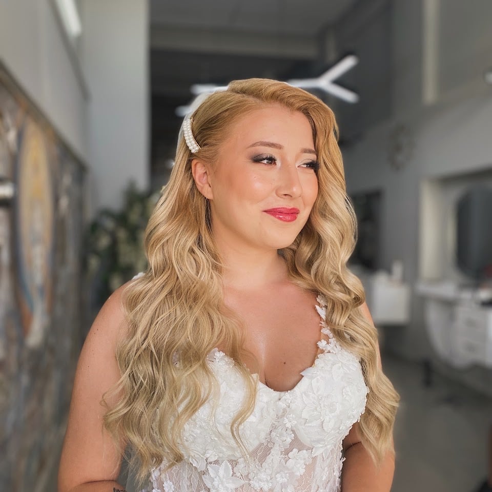 Yılmaz İpek Hair & Makeup Studio