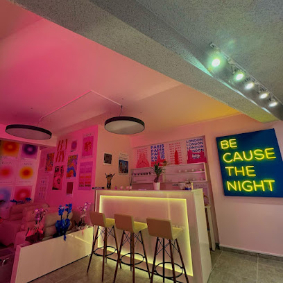 Kartal Protez Tırnak/Hello Pink House Beauty Studio