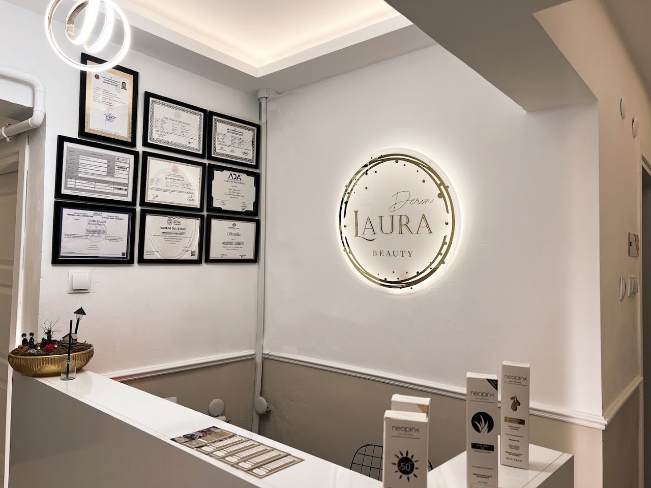 Laura Derm Bilecik