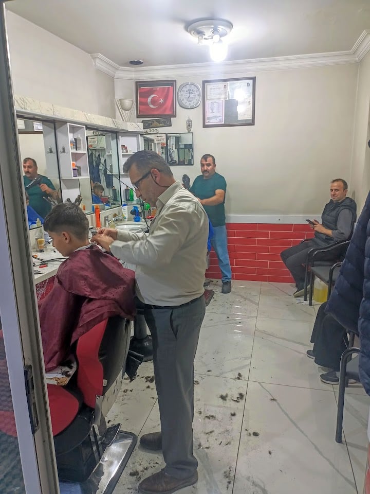 GENÇLİK ERKEK KUAFÖRÜ RÜŞTÜ ÖZBOĞA
