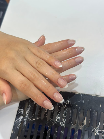 SALON AYLA