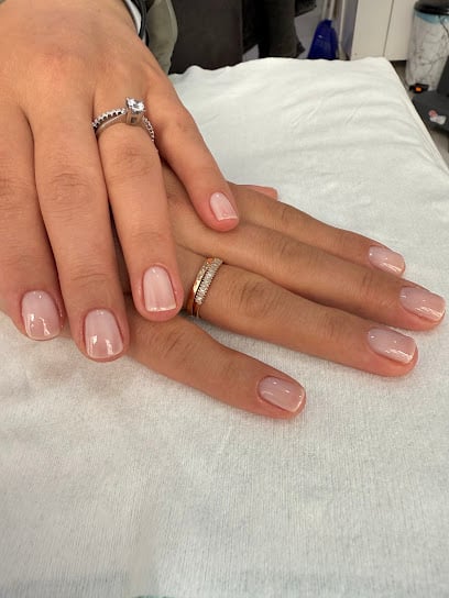 YELDA MANİKÜR PEDİKÜR SİR SALONU