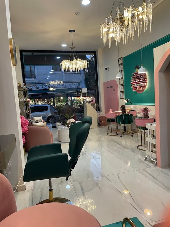 Glamour Nails Spa