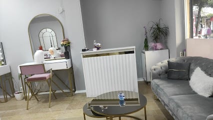 Tuba kaya make-up studio