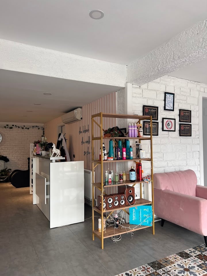 444 Hair Beauty Center