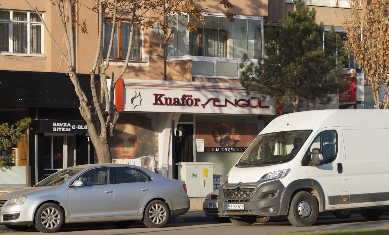KUAFÖR ŞENGÜL