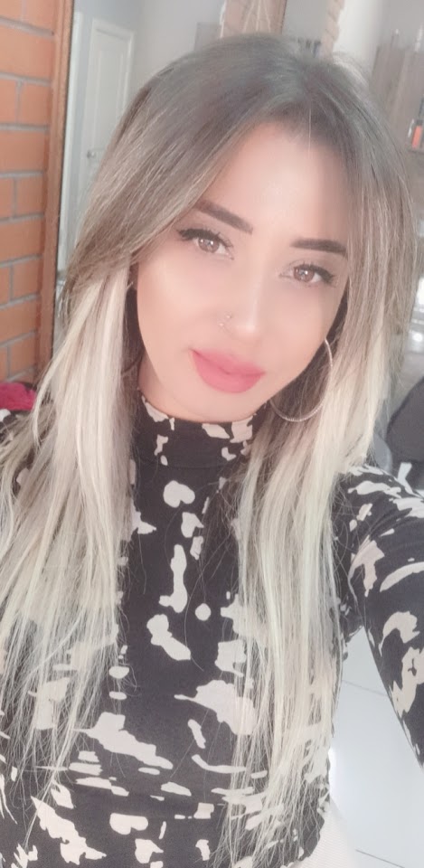 Saloon Betül Öztürk