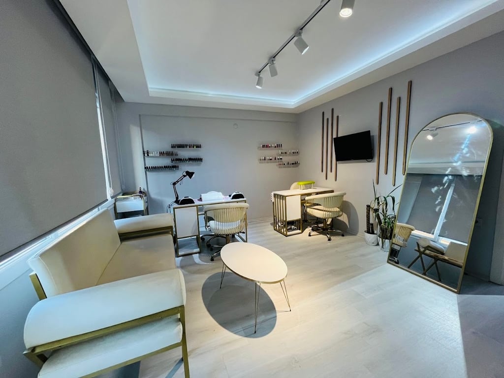B'Glow Studio